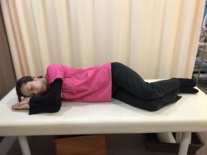 産後の腰痛で熟睡出来ない 理想的な寝方とは 岐阜の産前 産後骨盤矯正 Cocoa接骨院